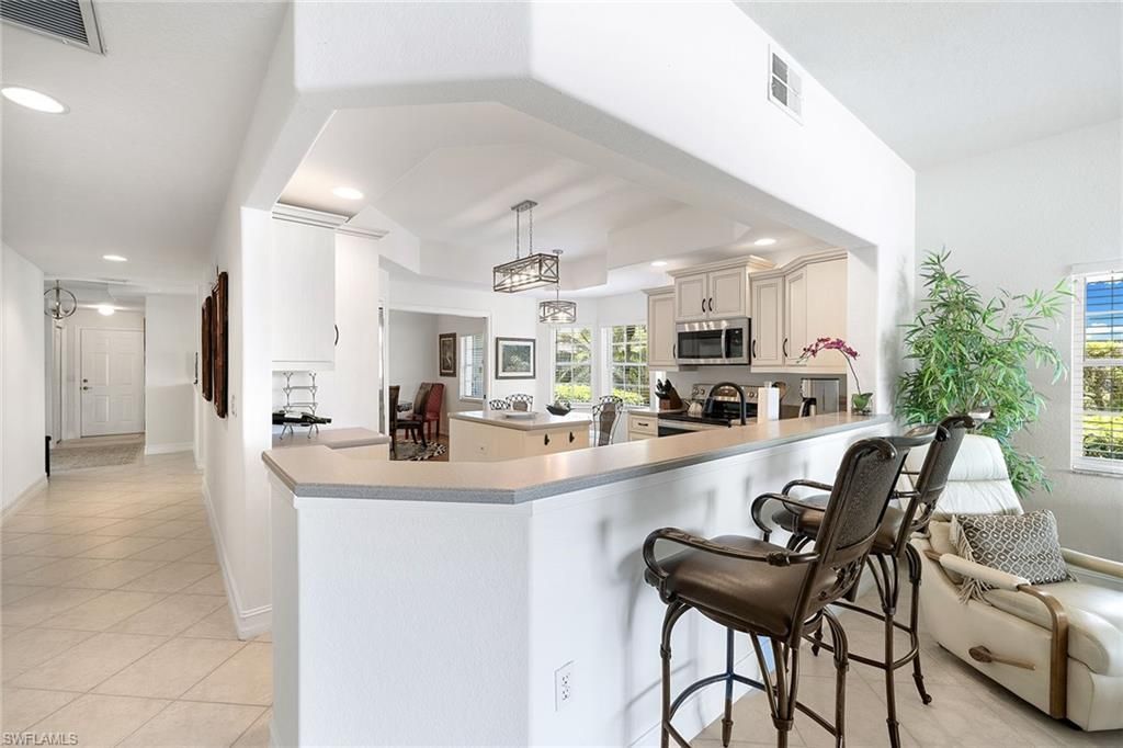 8177 Saratoga Dr, Unit 1001, Naples, FL 34113 Photo