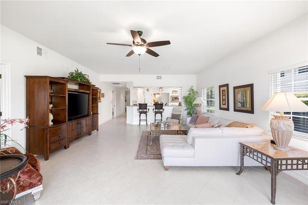8177 Saratoga Dr, Unit 1001, Naples, FL 34113 Photo