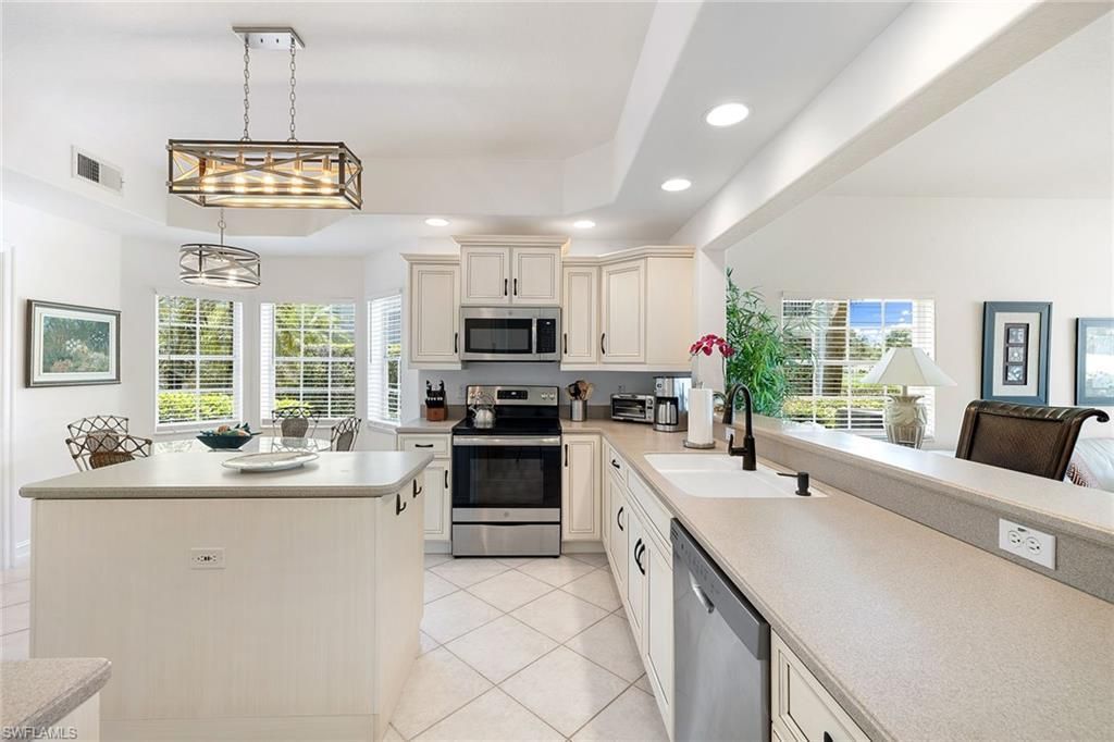8177 Saratoga Dr, Unit 1001, Naples, FL 34113 Photo