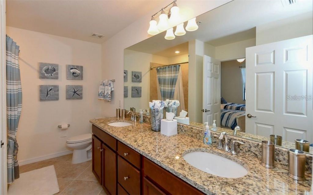 16904 Vardon Terrace, Unit 201, Lakewood Ranch, FL 34211 Photo