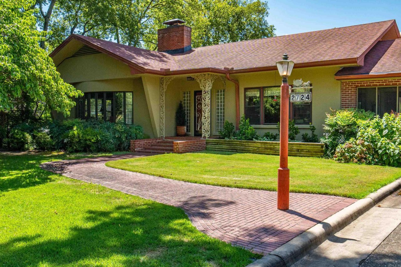 2724 Malvern Avenue Hot Springs, AR 71901