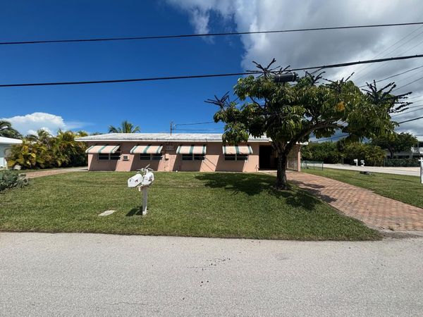 1433 Sunset Road, Big Pine, FL 33043