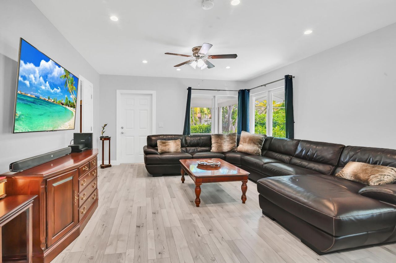 504 36th Street, West Palm Beach, FL 33407 Photo