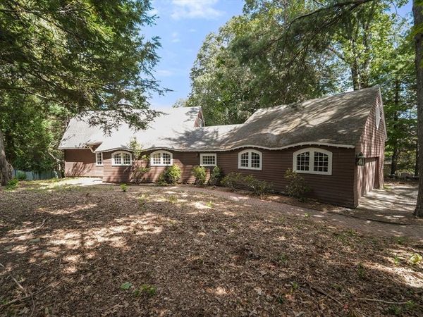 136 Dudley Rd, Newton, MA 02459