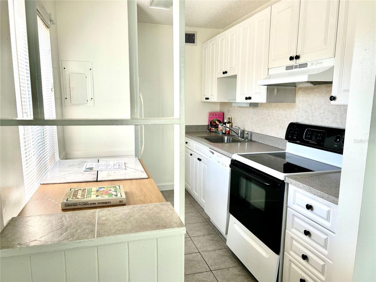 11401 3rd Street N, Unit 2, Saint Petersburg, FL 33716 Photo