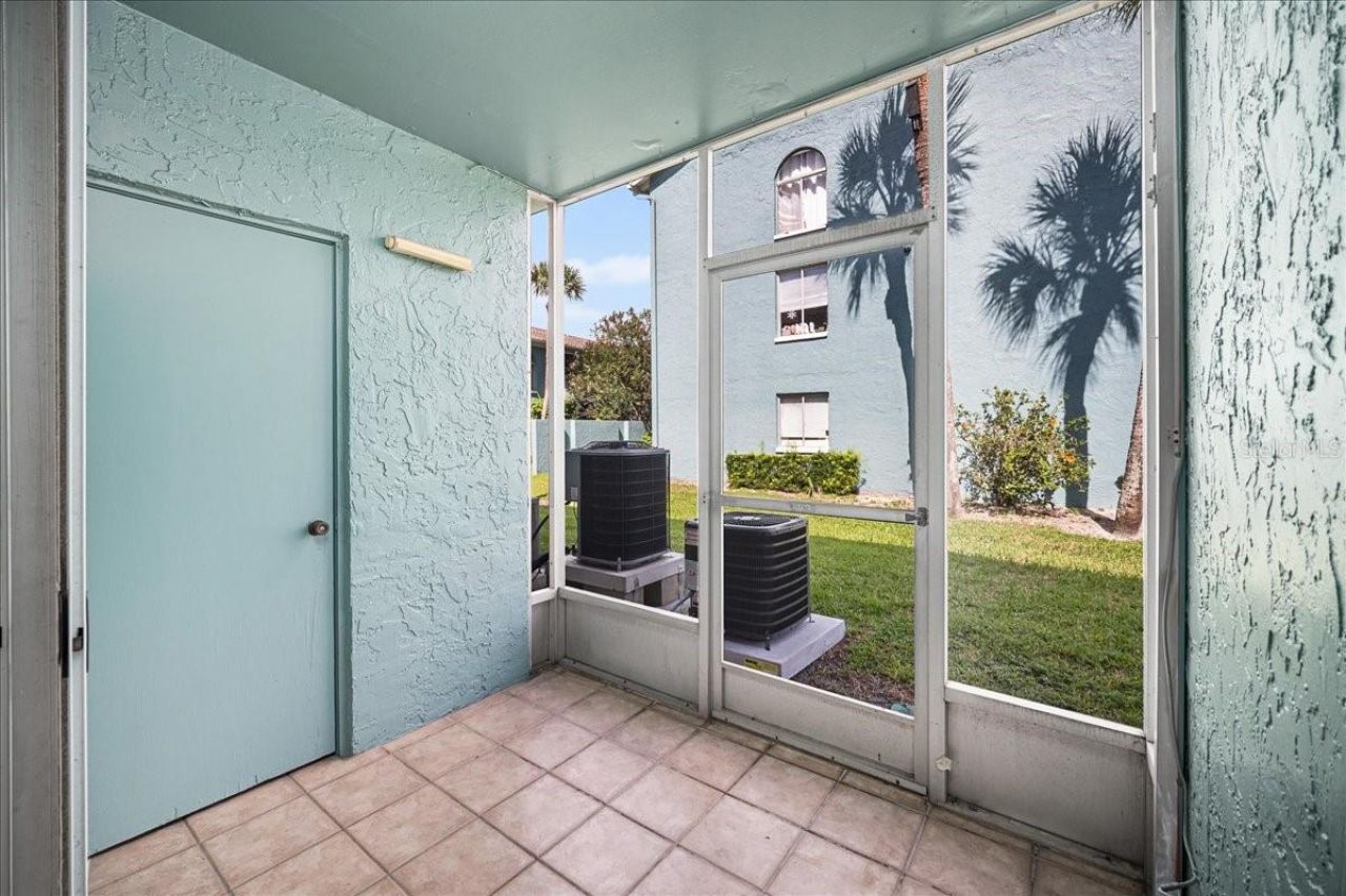 11401 3rd Street N, Unit 2, Saint Petersburg, FL 33716 Photo