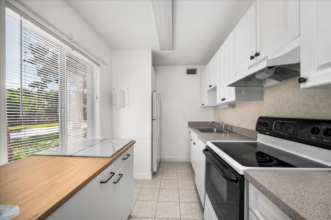 11401 3rd Street N, Unit 2, Saint Petersburg, FL 33716 Photo