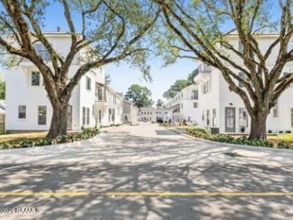 214 Steiner Oaks Road, Lafayette, LA 70508
