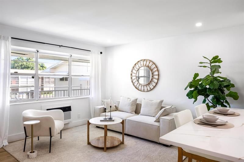 480 Horizons W, Unit 207, Boynton Beach, FL 33435 Photo