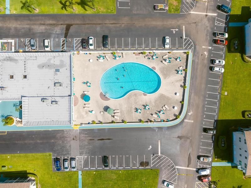 480 Horizons W, Unit 207, Boynton Beach, FL 33435 Photo