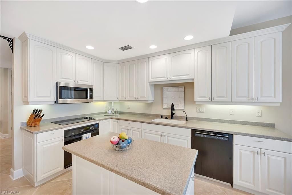 1004 5th St S, Unit 502, Naples, FL 34102 Photo