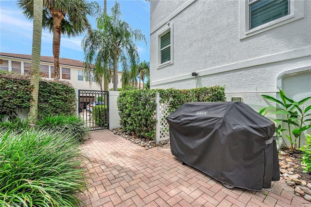 1004 5th St S, Unit 502, Naples, FL 34102 Photo