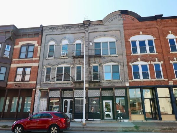 1735 Central Avenue, Dubuque, IA 52001