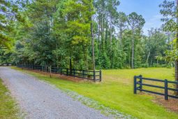 130 Marjorie Lane photo 4