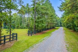 130 Marjorie Lane photo 4