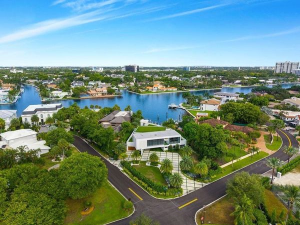 19 Gatehouse Road, Sea Ranch Lakes, FL 33308