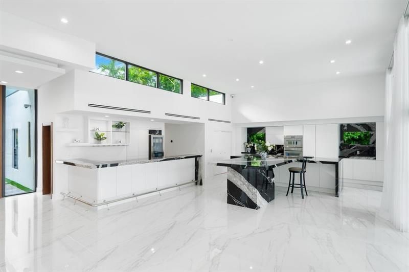 19 Gatehouse Rd, Sea Ranch Lakes, FL 33308 Photo