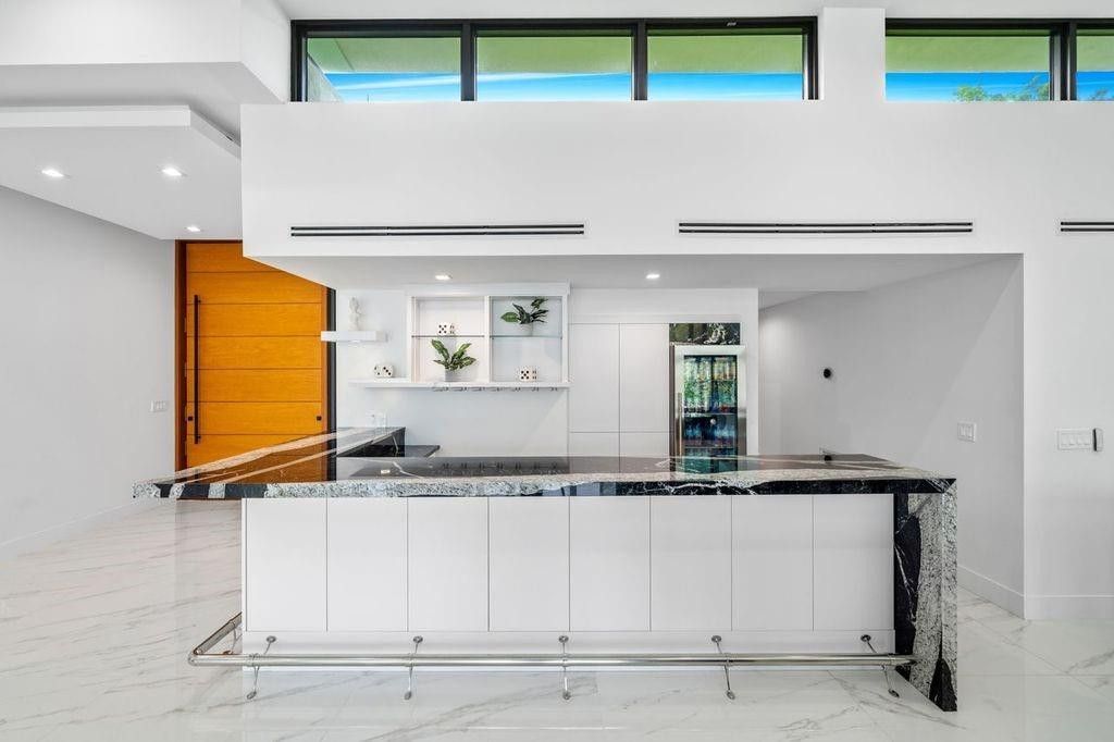 19 Gatehouse Road, Sea Ranch Lakes, FL 33308 Photo