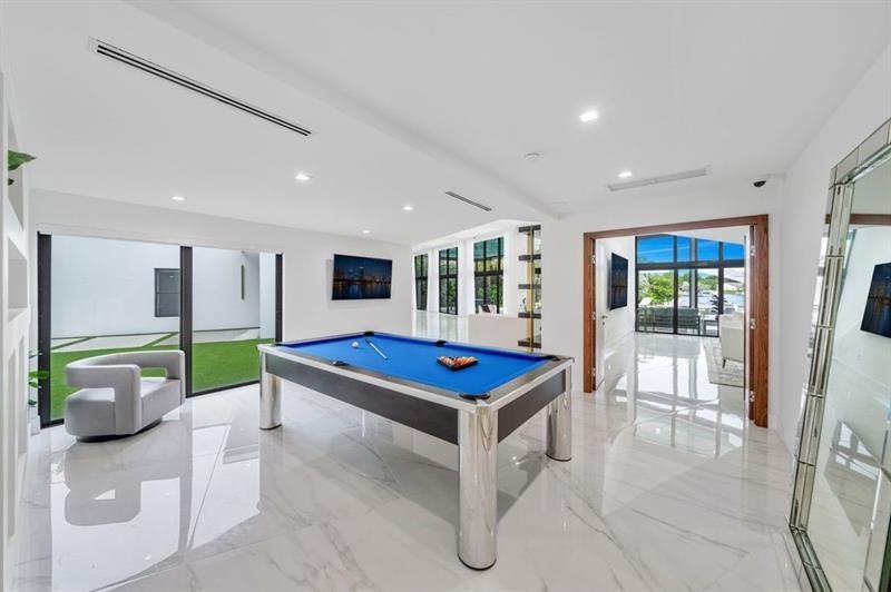 19 Gatehouse Rd, Sea Ranch Lakes, FL 33308 Photo