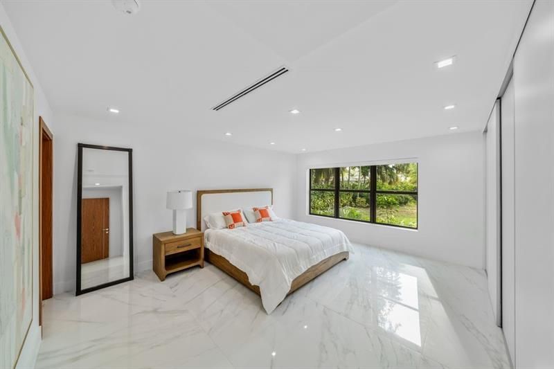 19 Gatehouse Rd, Sea Ranch Lakes, FL 33308 Photo