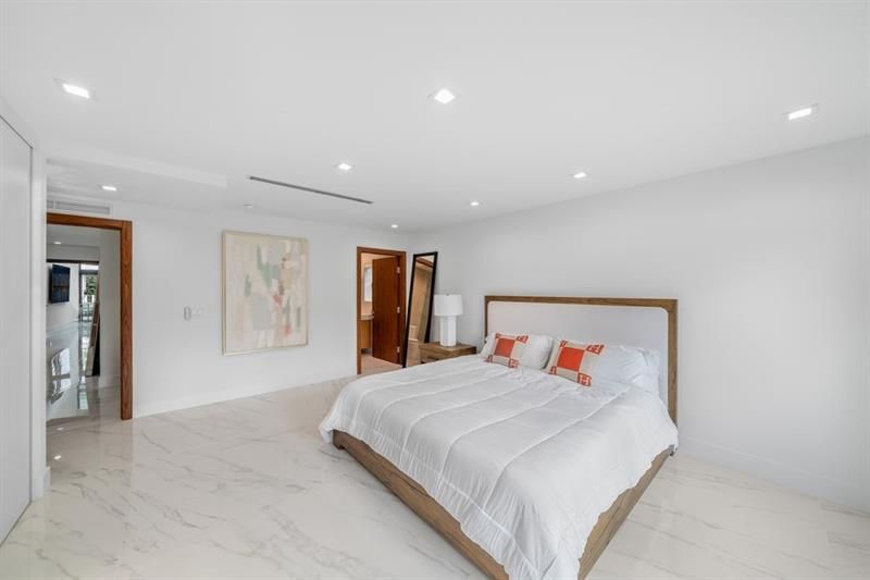 19 Gatehouse Rd, Sea Ranch Lakes, FL 33308 Photo