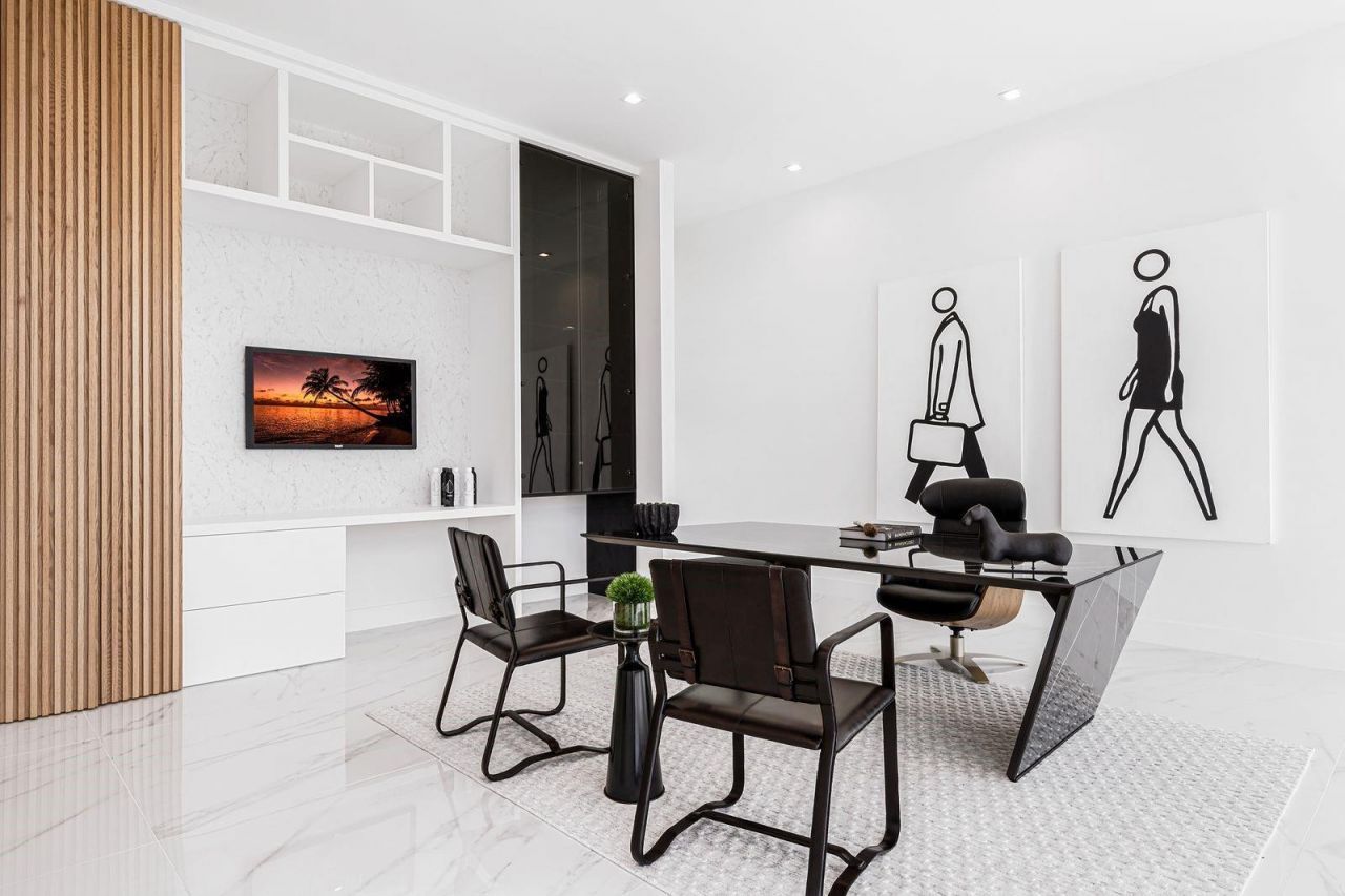 19 Gatehouse Road, Sea Ranch Lakes, FL 33308 Photo