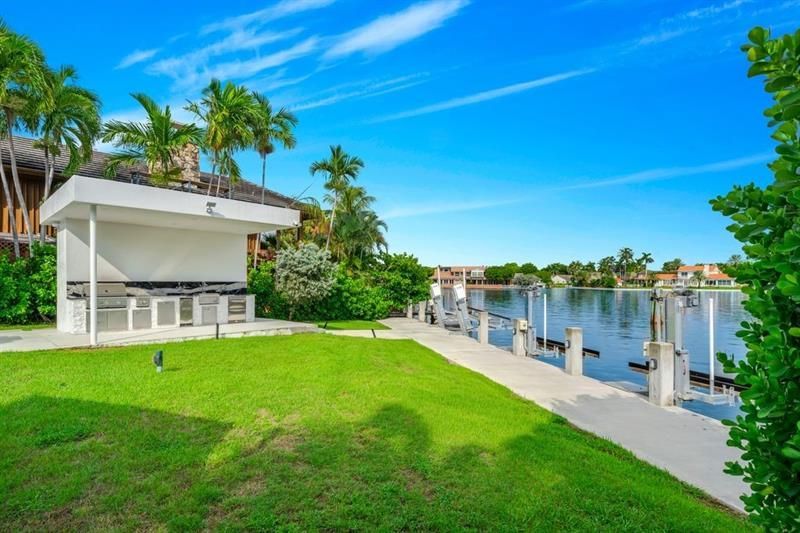 19 Gatehouse Rd, Sea Ranch Lakes, FL 33308 Photo