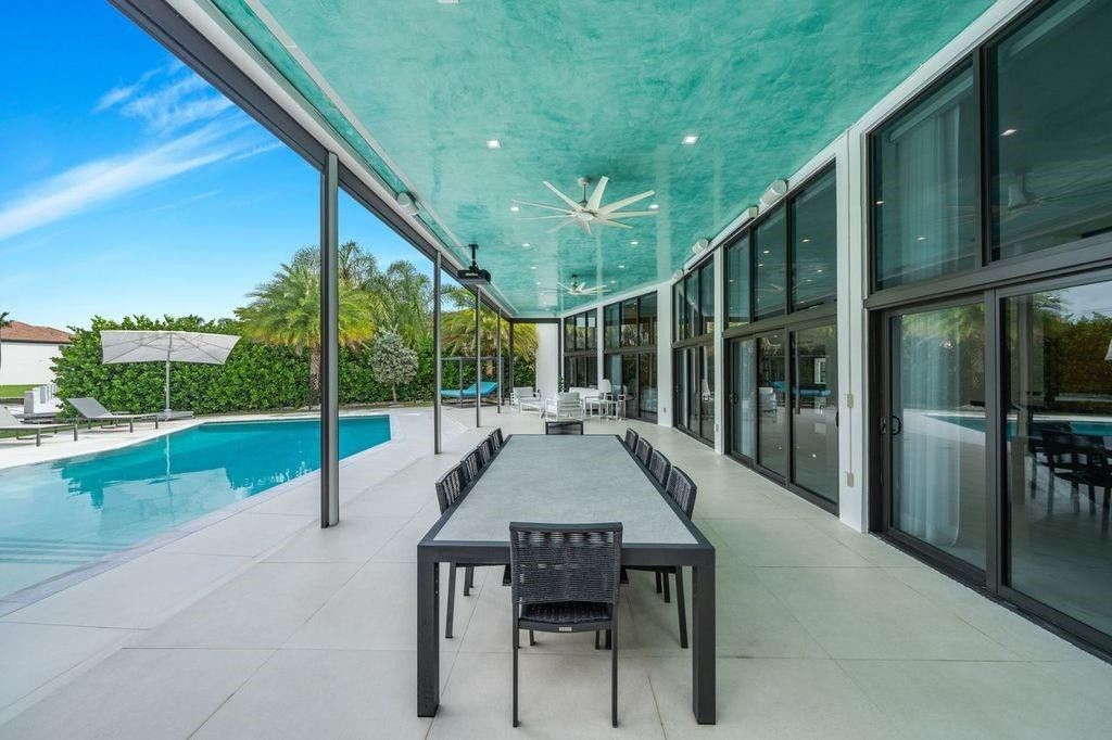 19 Gatehouse Road, Sea Ranch Lakes, FL 33308 Photo