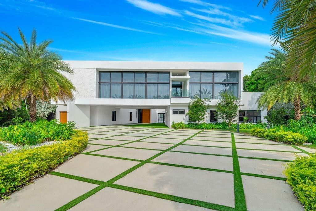 19 Gatehouse Road, Sea Ranch Lakes, FL 33308 Photo