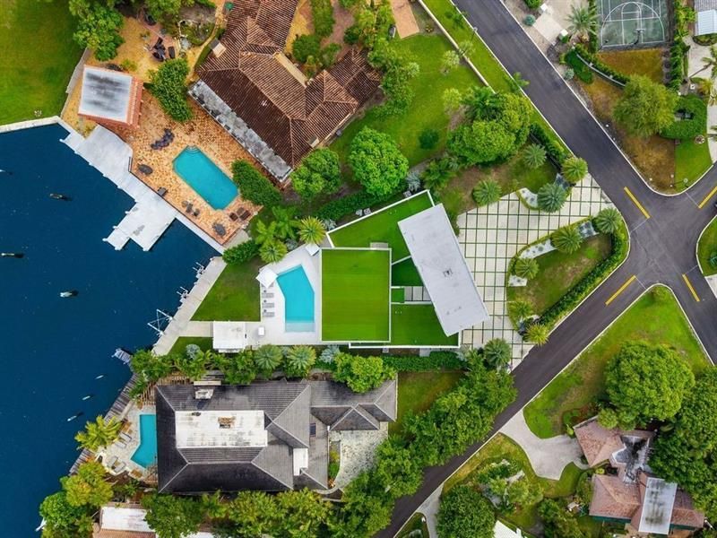 19 Gatehouse Rd, Sea Ranch Lakes, FL 33308 Photo