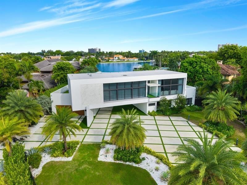 19 Gatehouse Rd, Sea Ranch Lakes, FL 33308 Photo