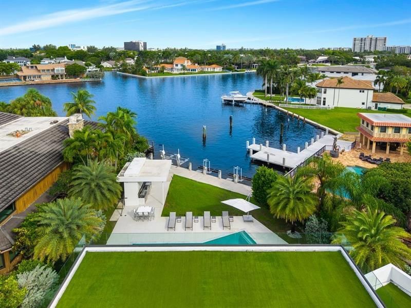 19 Gatehouse Rd, Sea Ranch Lakes, FL 33308 Photo