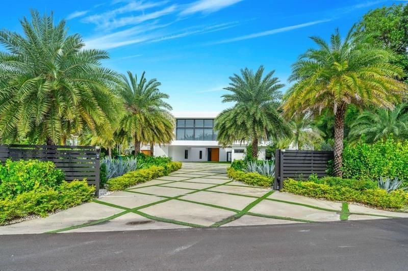 19 Gatehouse Rd, Sea Ranch Lakes, FL 33308 Photo