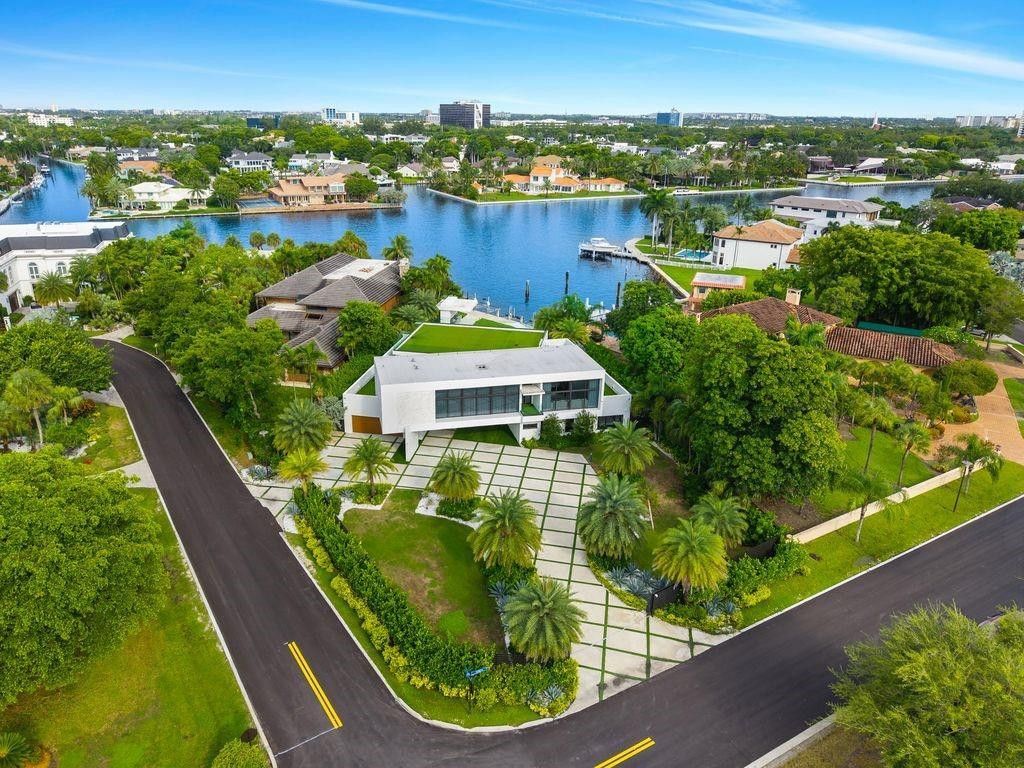 19 Gatehouse Road, Sea Ranch Lakes, FL 33308 Photo