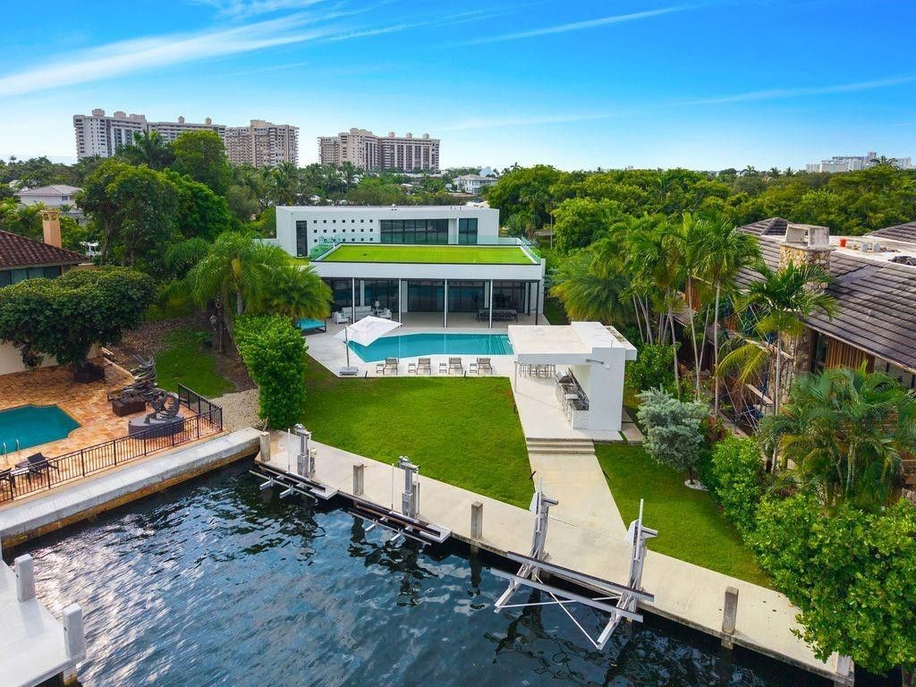 19 Gatehouse Road, Sea Ranch Lakes, FL 33308 Photo