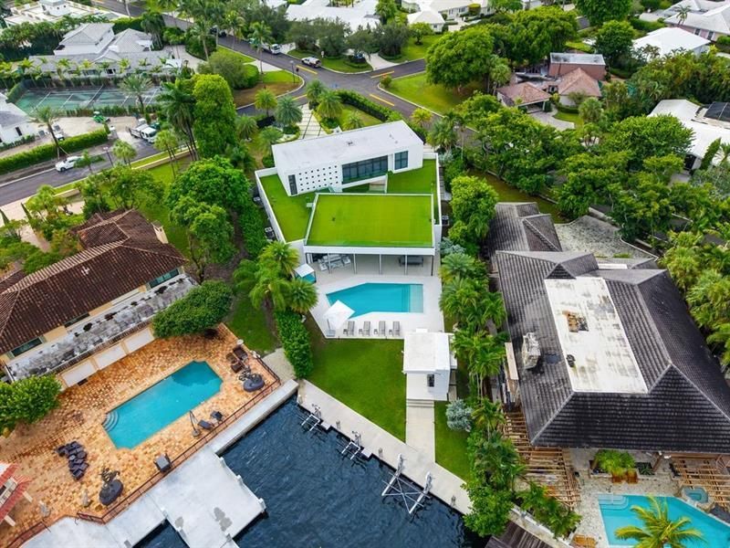 19 Gatehouse Rd, Sea Ranch Lakes, FL 33308 Photo