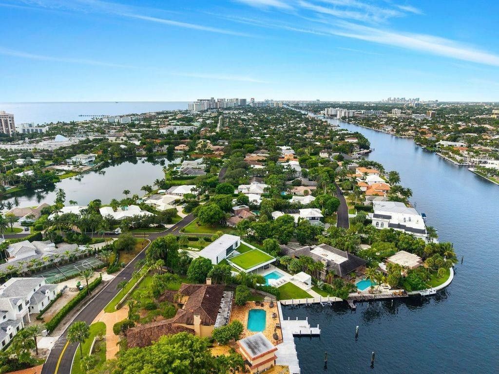 19 Gatehouse Road, Sea Ranch Lakes, FL 33308 Photo