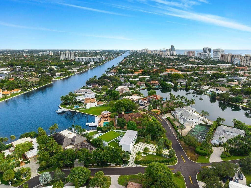 19 Gatehouse Road, Sea Ranch Lakes, FL 33308 Photo