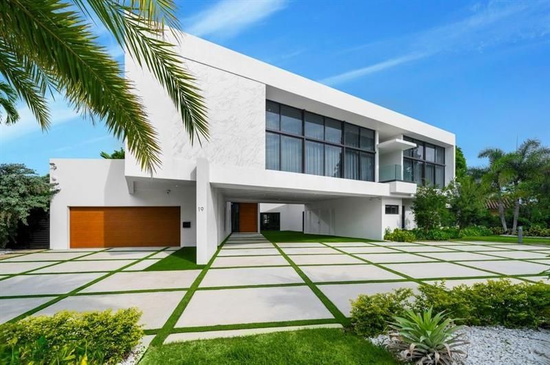 19 Gatehouse Rd, Sea Ranch Lakes, FL 33308 Photo