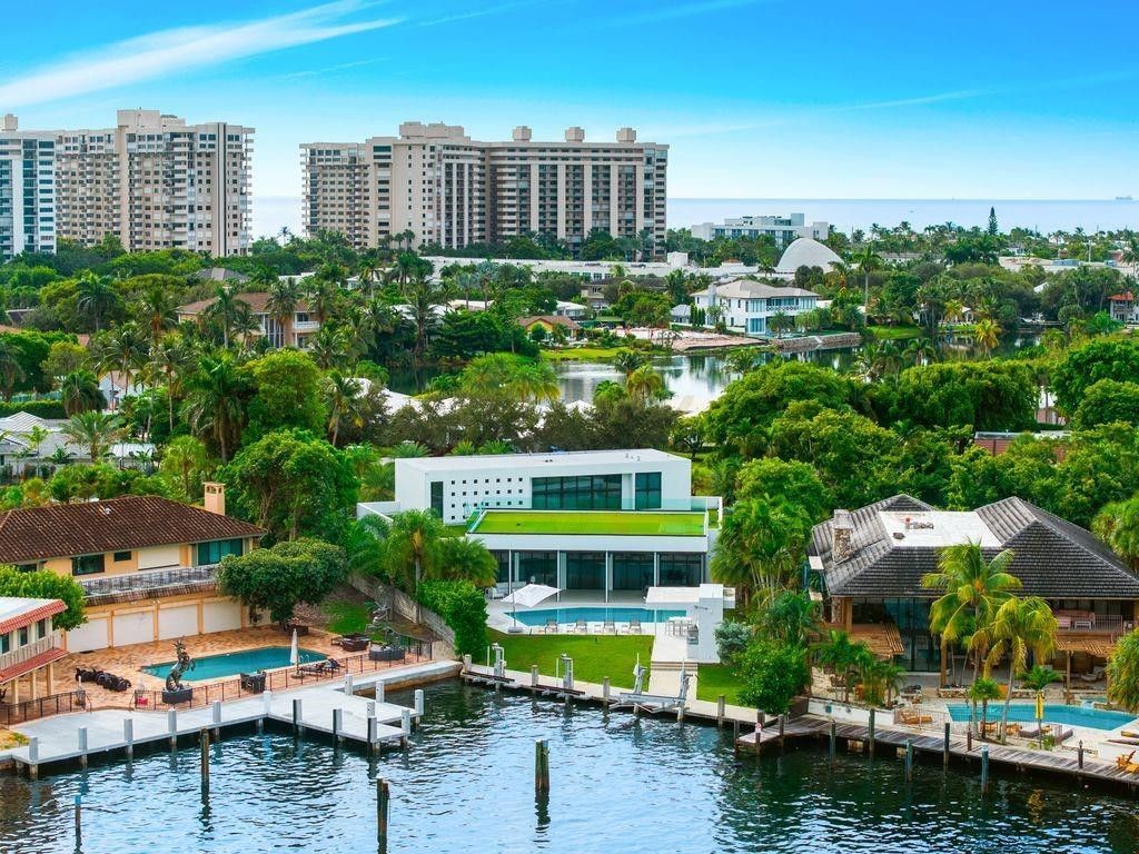 19 Gatehouse Road, Sea Ranch Lakes, FL 33308 Photo