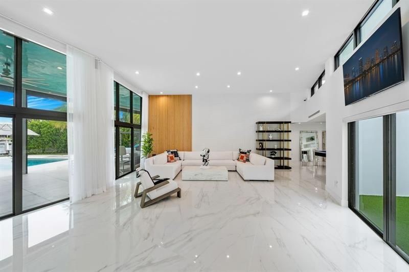 19 Gatehouse Rd, Sea Ranch Lakes, FL 33308 Photo