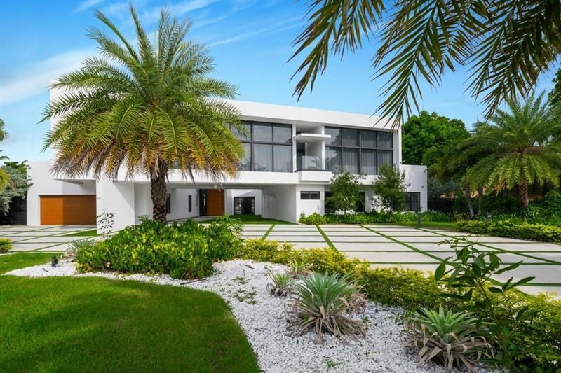 19 Gatehouse Rd, Sea Ranch Lakes, FL 33308 Photo