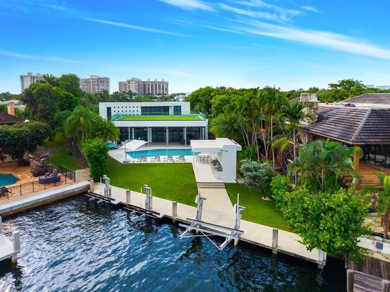 19 Gatehouse Rd, Sea Ranch Lakes, FL 33308 Photo