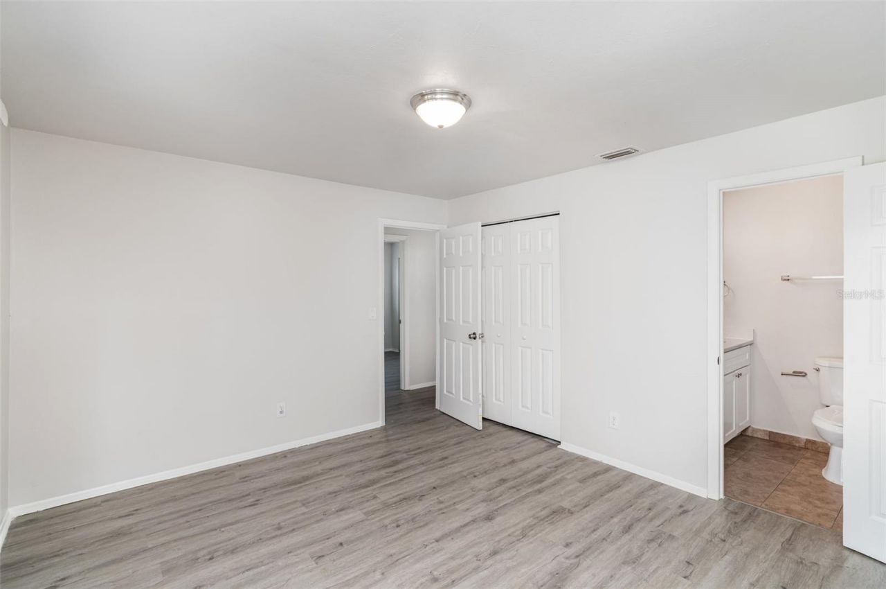 711 64th Avenue Drive E, Bradenton, FL 34203 Photo