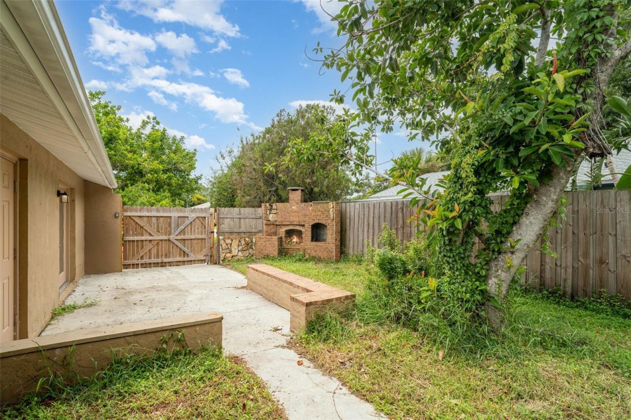 711 64th Avenue Drive E, Bradenton, FL 34203 Photo