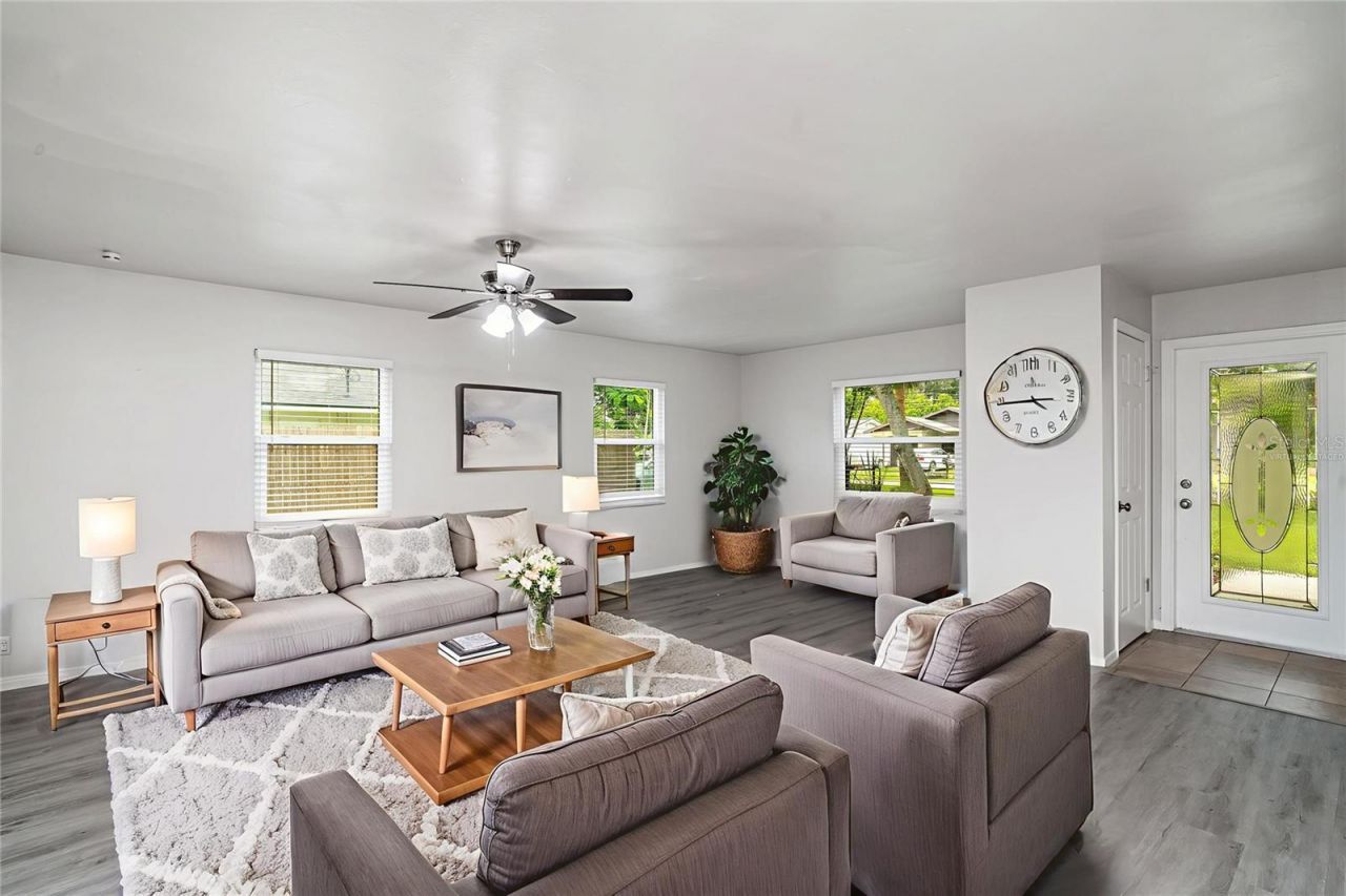 711 64th Avenue Drive E, Bradenton, FL 34203 Photo