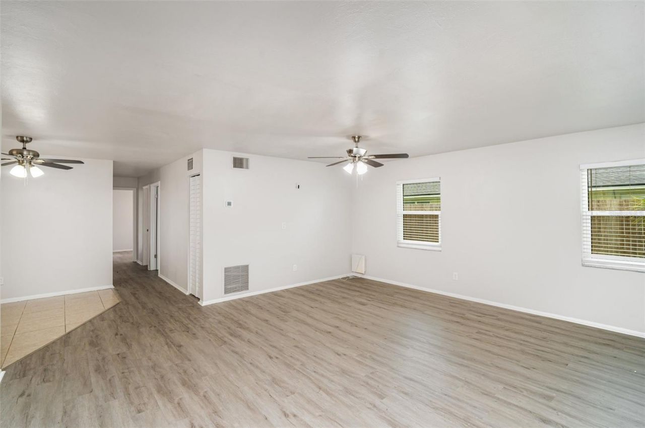 711 64th Avenue Drive E, Bradenton, FL 34203 Photo