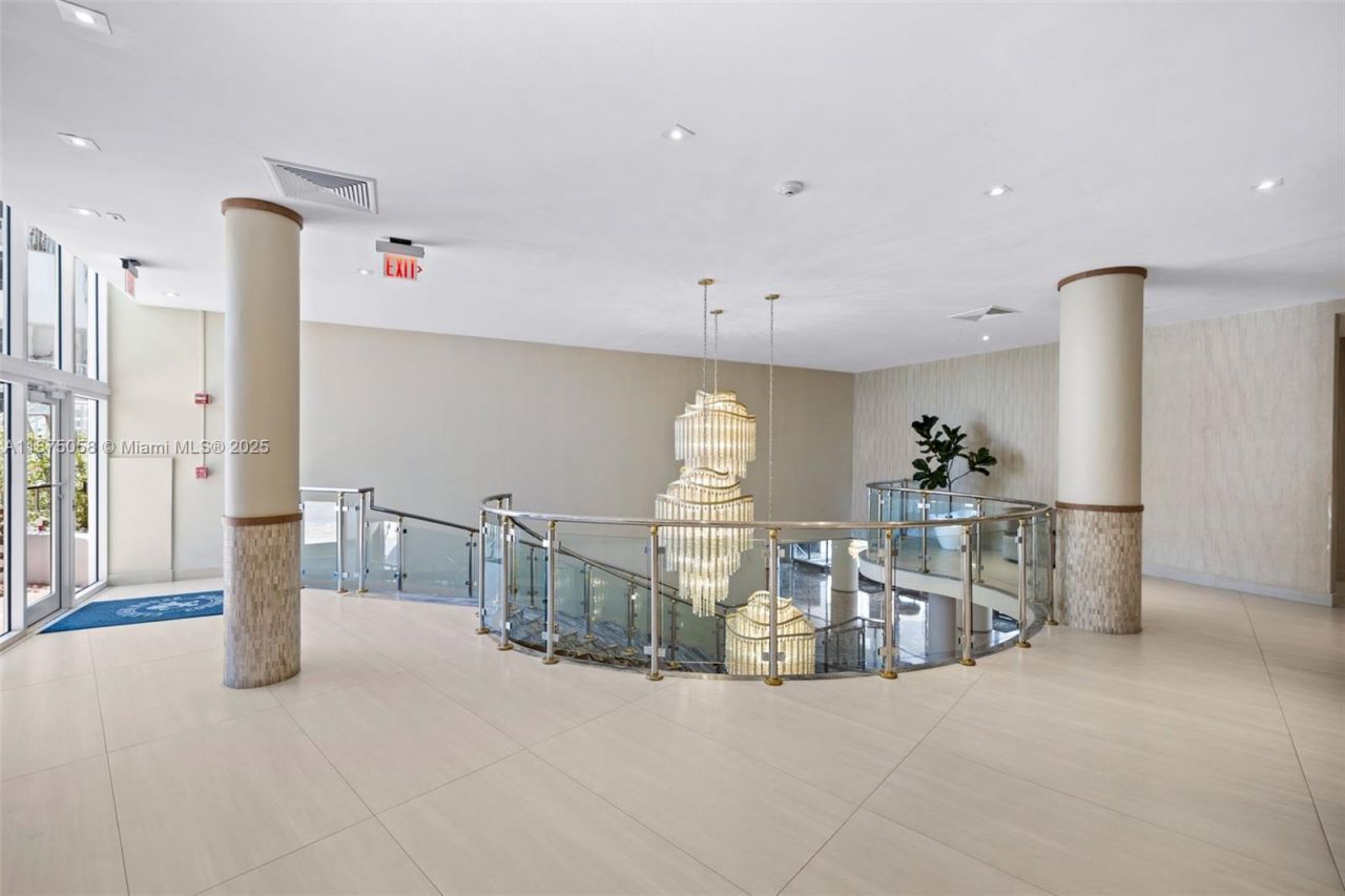 5401 Collins Ave, Unit 1231, Miami Beach, FL 33140 Photo