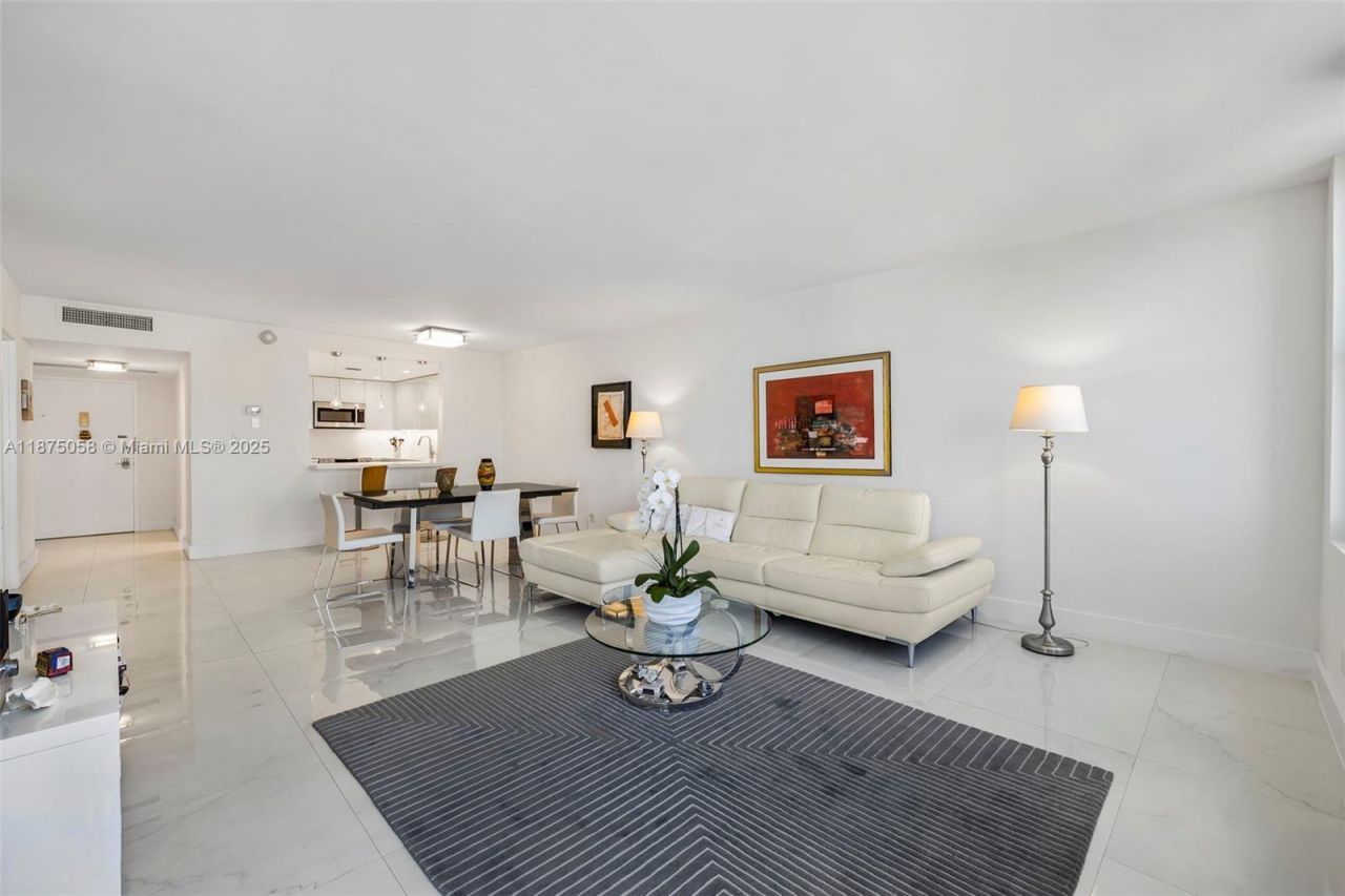 5401 Collins Ave, Unit 1231, Miami Beach, FL 33140 Photo