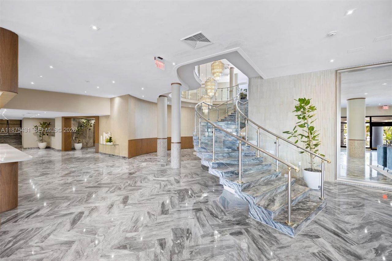 5401 Collins Ave, Unit 1231, Miami Beach, FL 33140 Photo